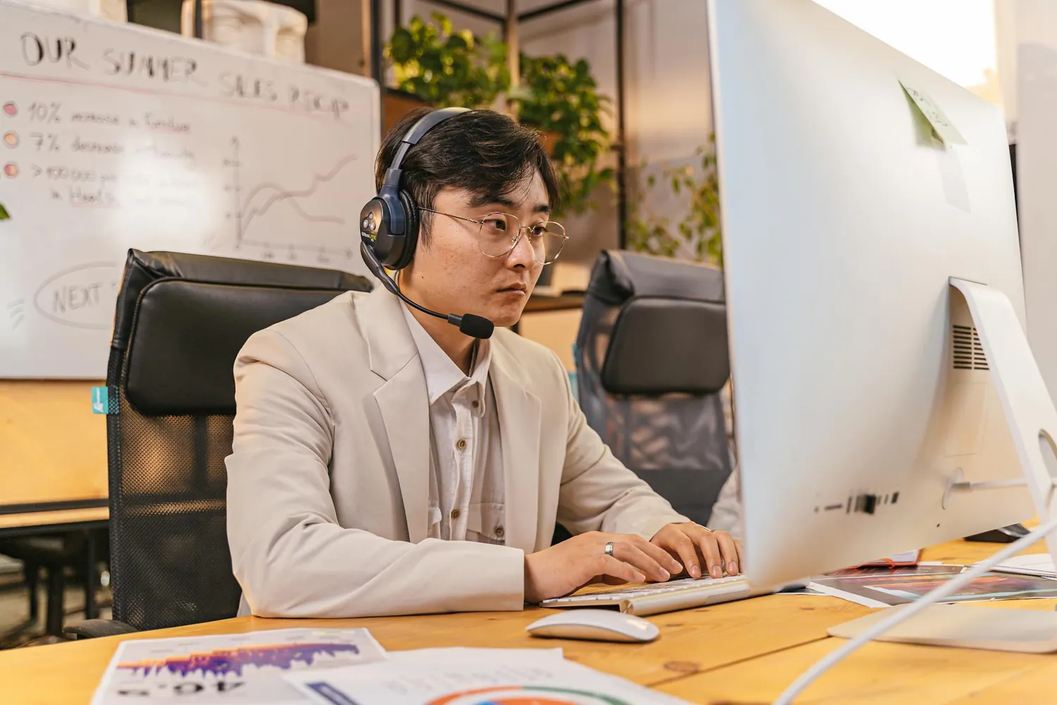 Crucial Technology for Elevating Your Virtual Meeting Quality